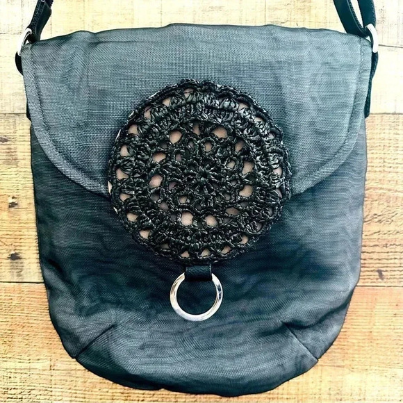 Smateria Companion Crossbody Eco Friendly Bag - Picture 3 of 12